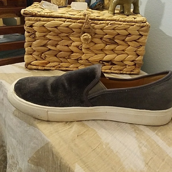 Dirty Laundry Franklin Grey Velvet Slip-On Sneaker - Picture 4 of 4